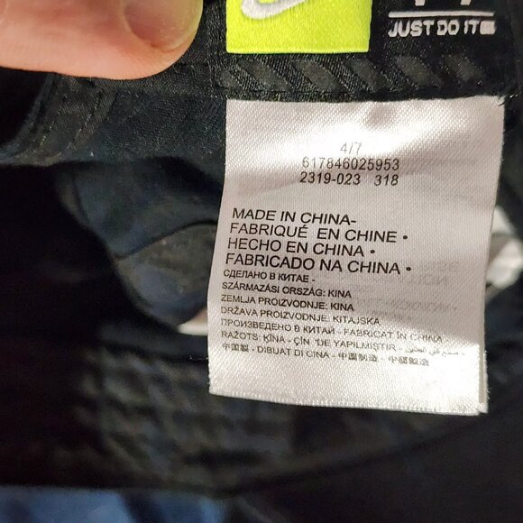 Nike Black with White Swoosh Youth Adjustable Just Do It Baseball Cap Size 4-7 - Picture 14 of 16